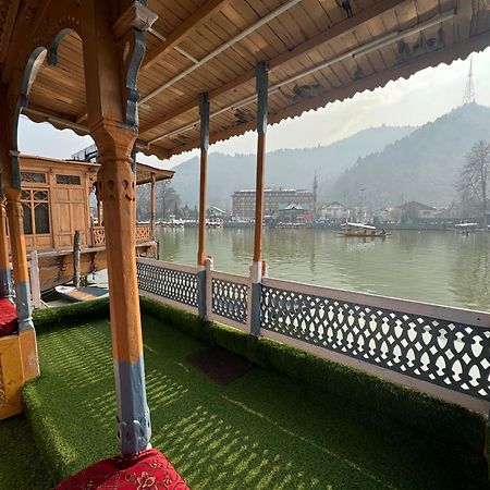 Houseboat Young Balmoral Castle Srinagar  Ngoại thất bức ảnh